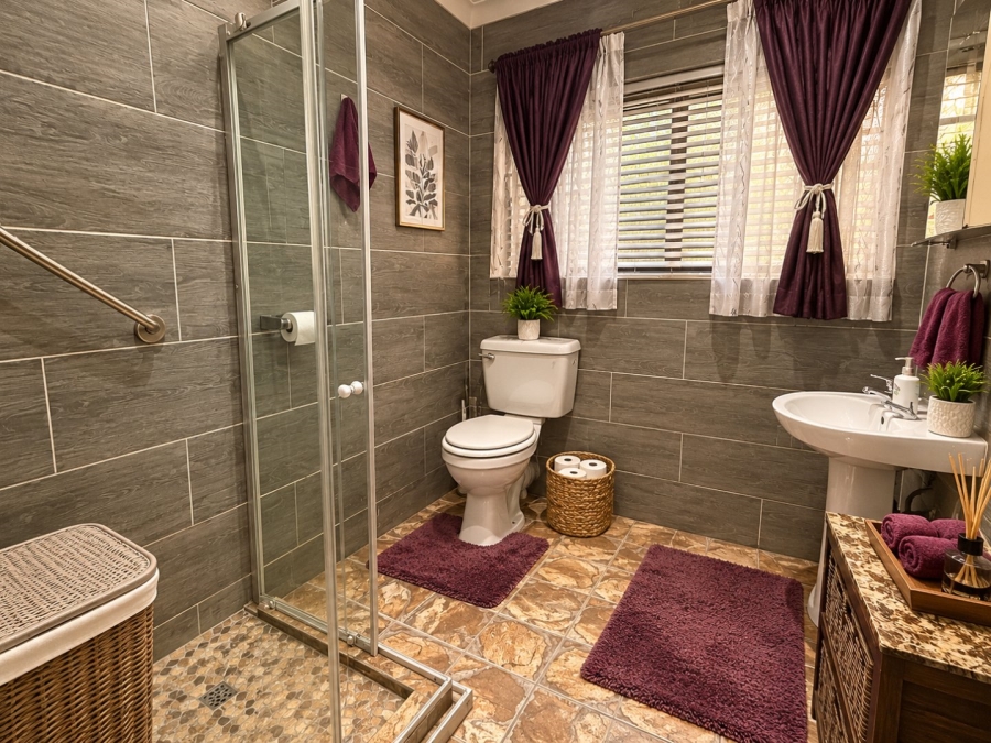 4 Bedroom Property for Sale in Roodia Free State